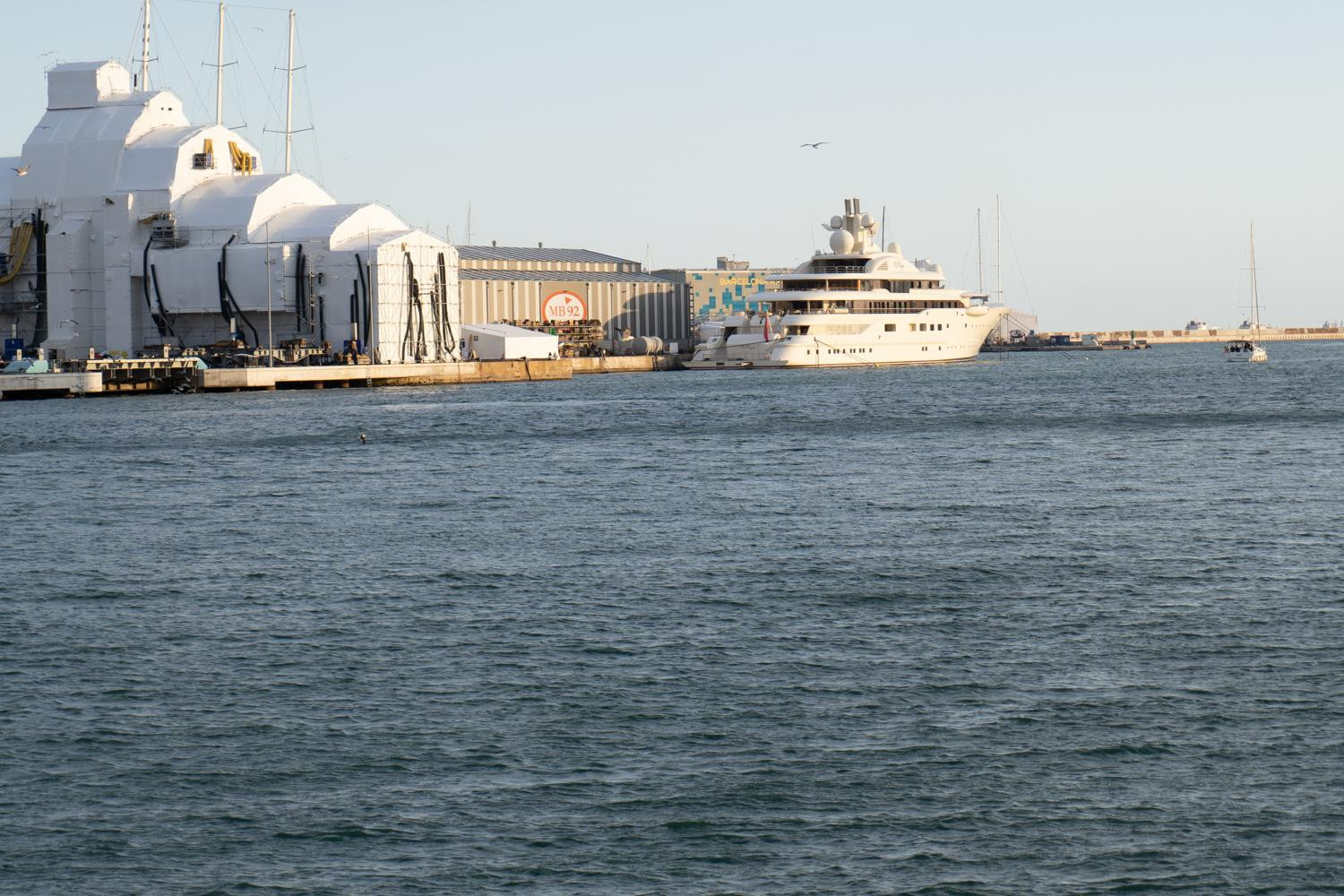 El 'My Solaris', atracado en Marina Barcelona 92 / LUIS MIGUEL AÑÓN (CG)