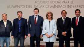 El Gobierno y los agentes sociales firman la subida gradual del salario mínimo hasta los 850 euros