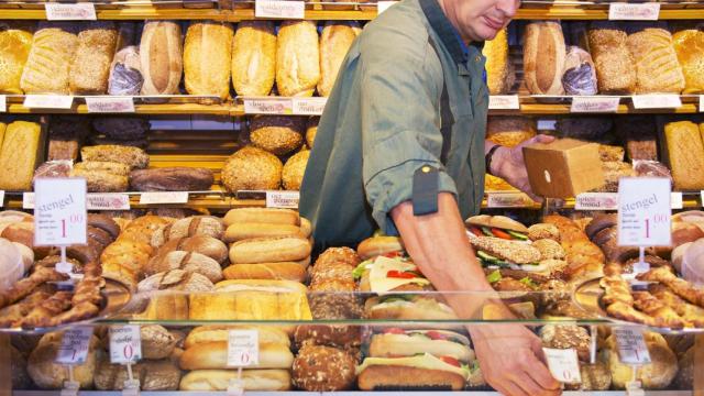 Un trabajador autónomo en una imagen de archivo / EFE