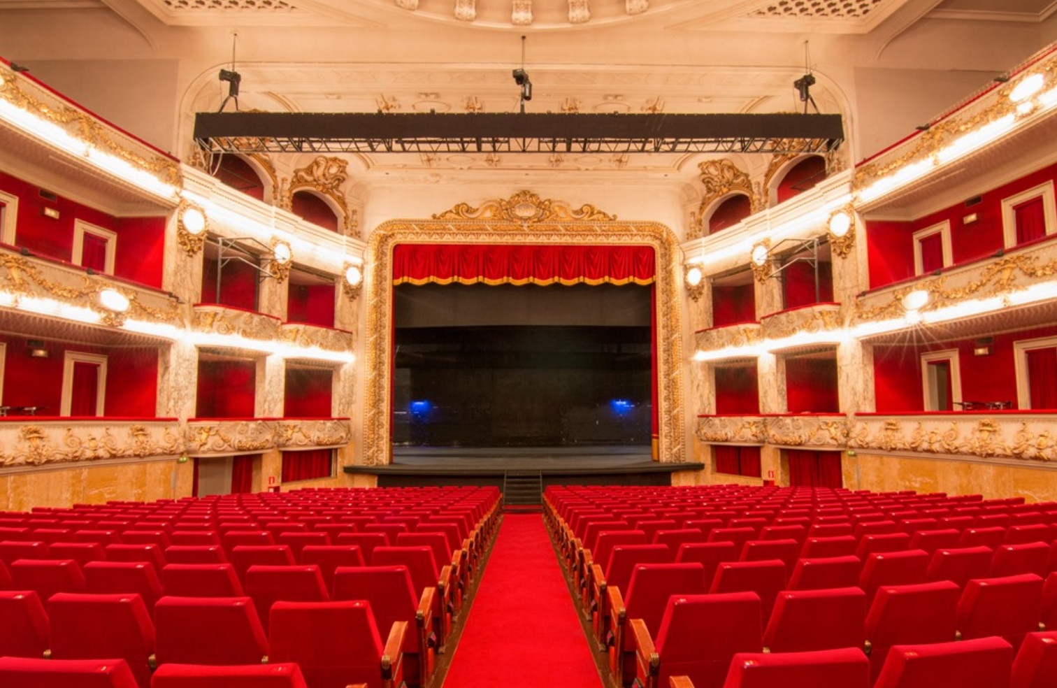 Interior del Teatro Tívoli de Barcelona / GRUP BALAÑÁ