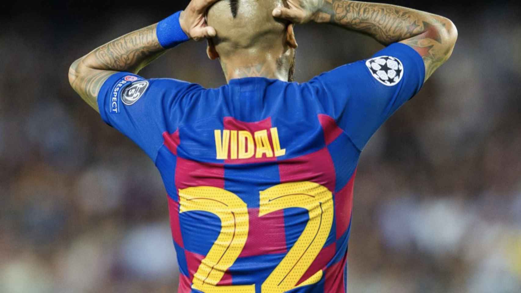 Una foto de Arturo Vidal durante un partido con el Barça / FCB