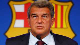 Los grupos indignados del Barça barajan una moción de censura contra Laporta