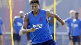 Una foto de Jean-Clair Todibo durante un entrenamiento del Barça / FCB