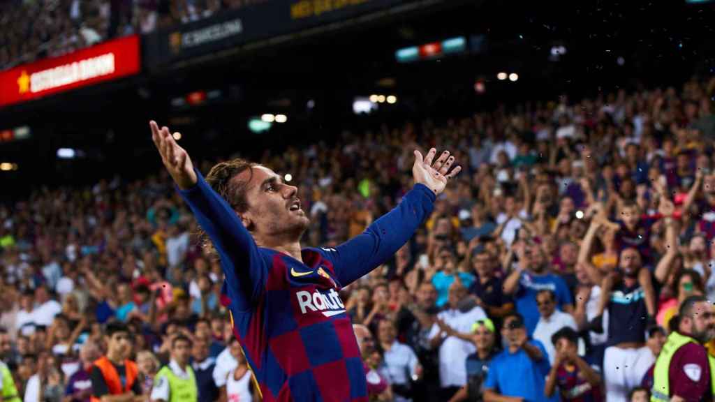 Una foto de Griezmann celebrando su segundo gol ante el Betis / EFE