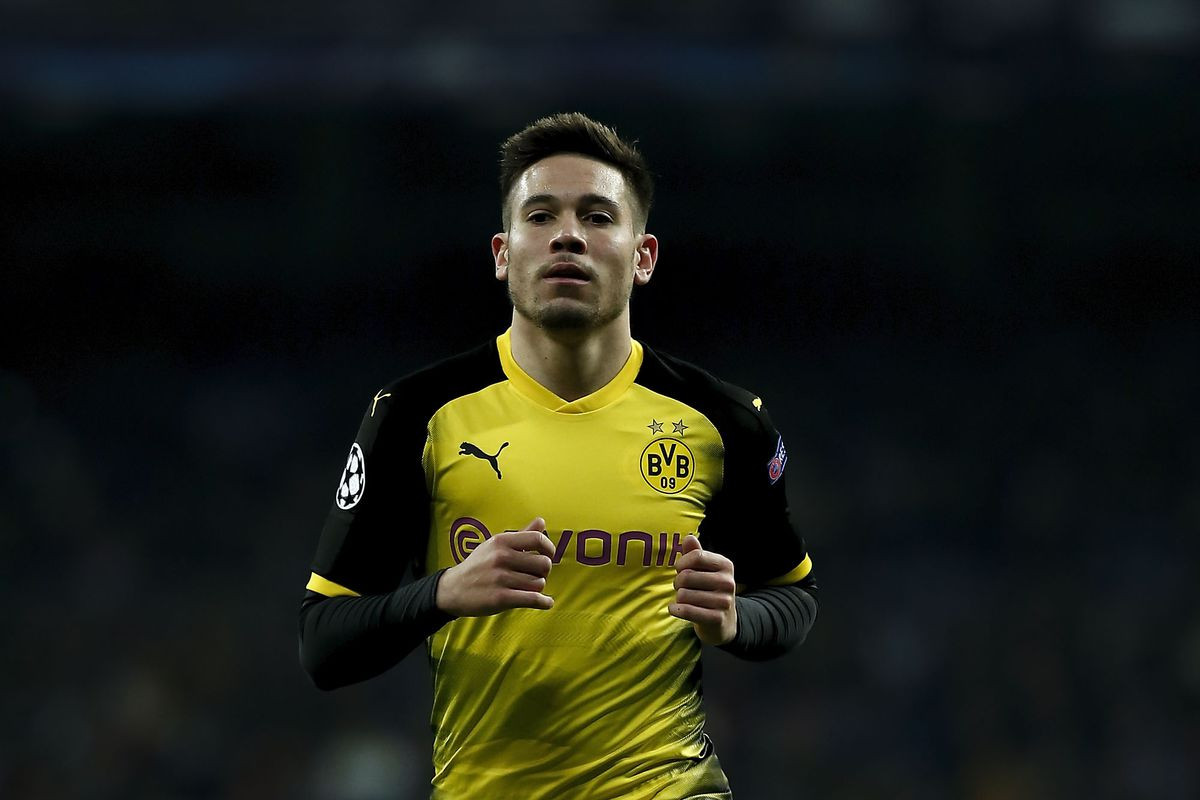 Guerreiro en un partido del Borussia Dortmund / EFE