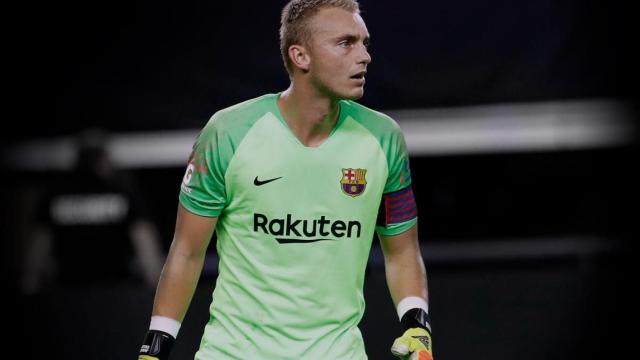 Cillessen como capitán en una partido del Barça / EFE
