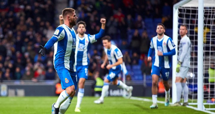 David López celebrando el gol del Espanyol contra el Barça / EFE