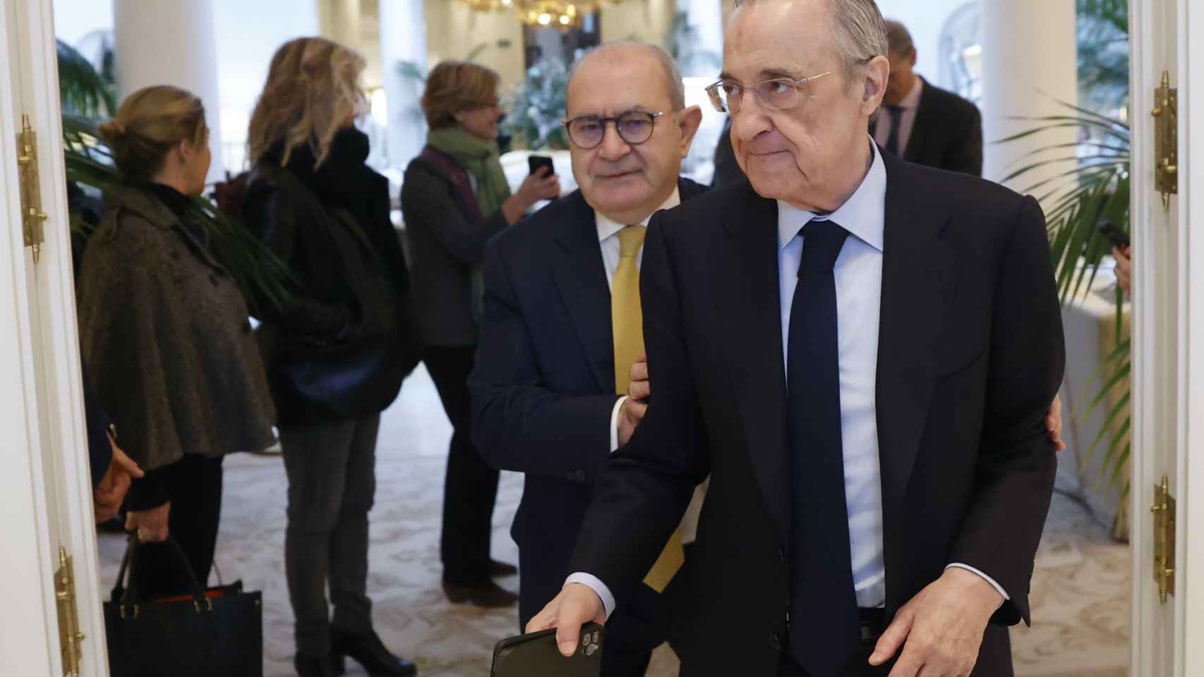 Florentino Pérez, antes de la final del Mundial de Clubes / EFE