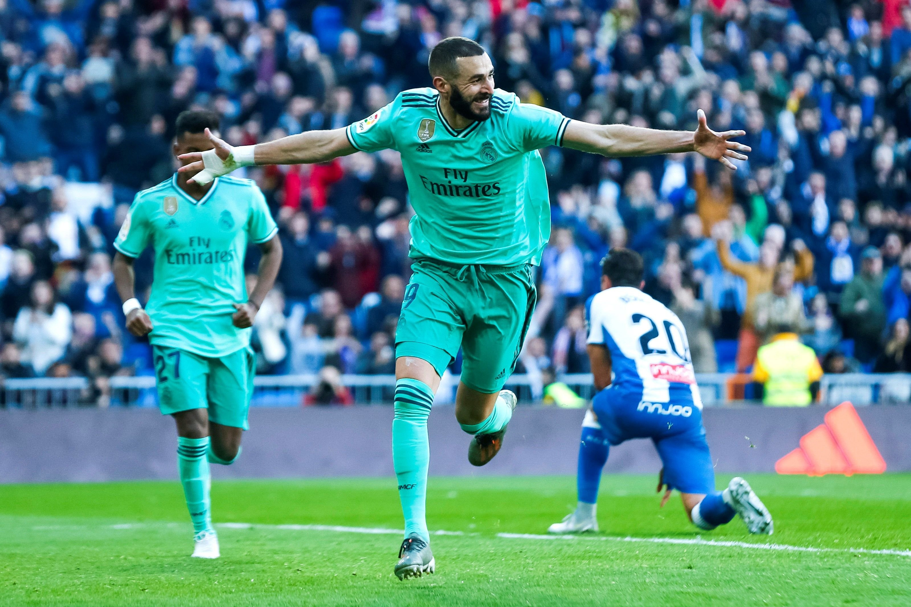 Karim Benzema celebra el gol que marcó contra el Espanyol / EFE