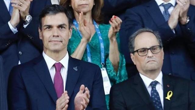 Una de las pocas imágenes de archivo de Pedro Sánchez y Quim Torra juntos / EFE