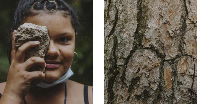 Niños del casal de la Fundación con la corteza de un árbol / Fundación “la Caixa”