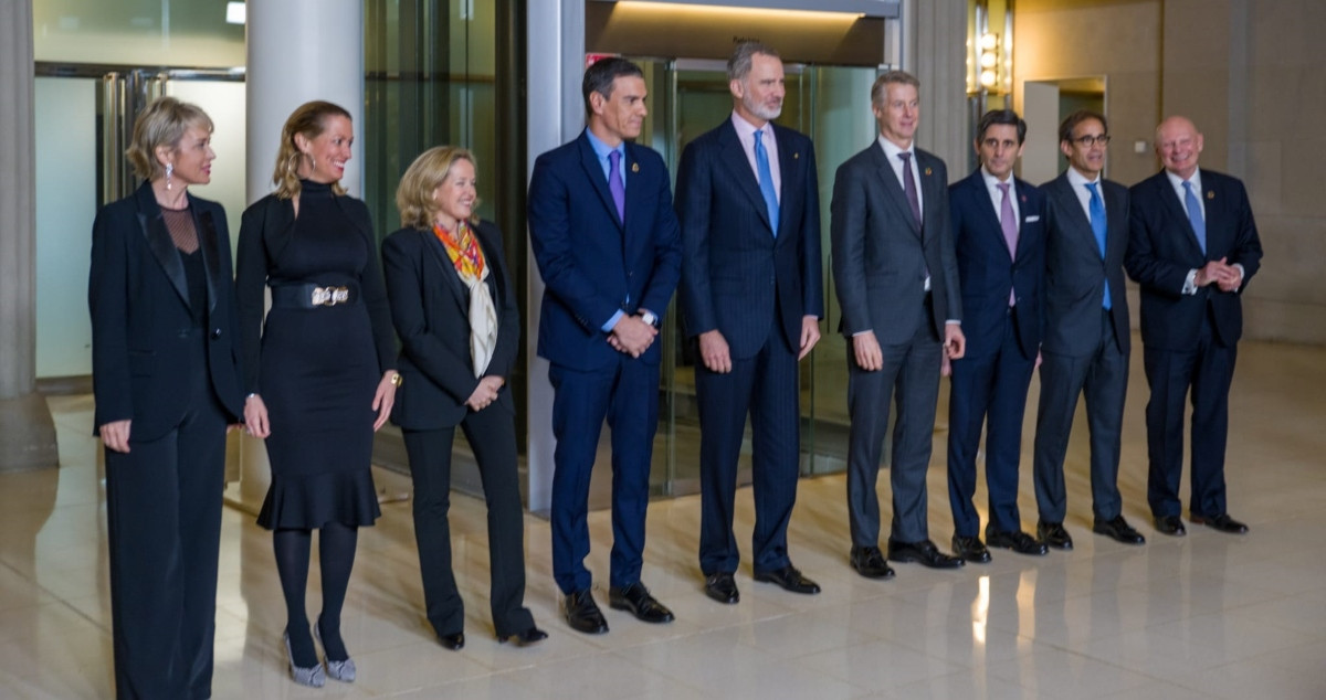 El Rey y Pedro Sánchez, en la fotografía previa a la cena institucional del Mobile World Congress / EP