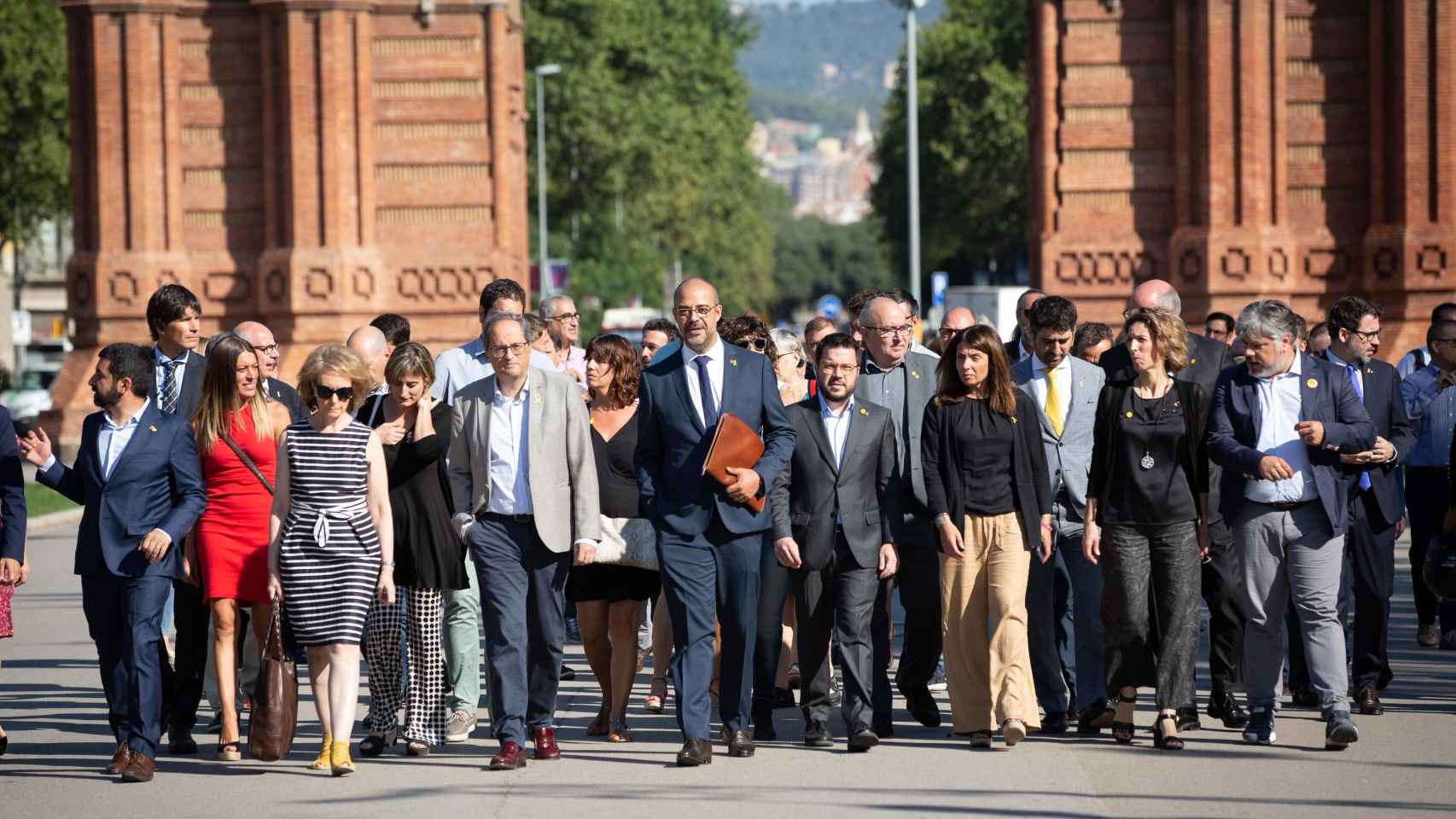 Buch ha ido a declarar ante el TSJC acompañado por el presidente de la Generalitat, Quim Torra, y varios consejeros