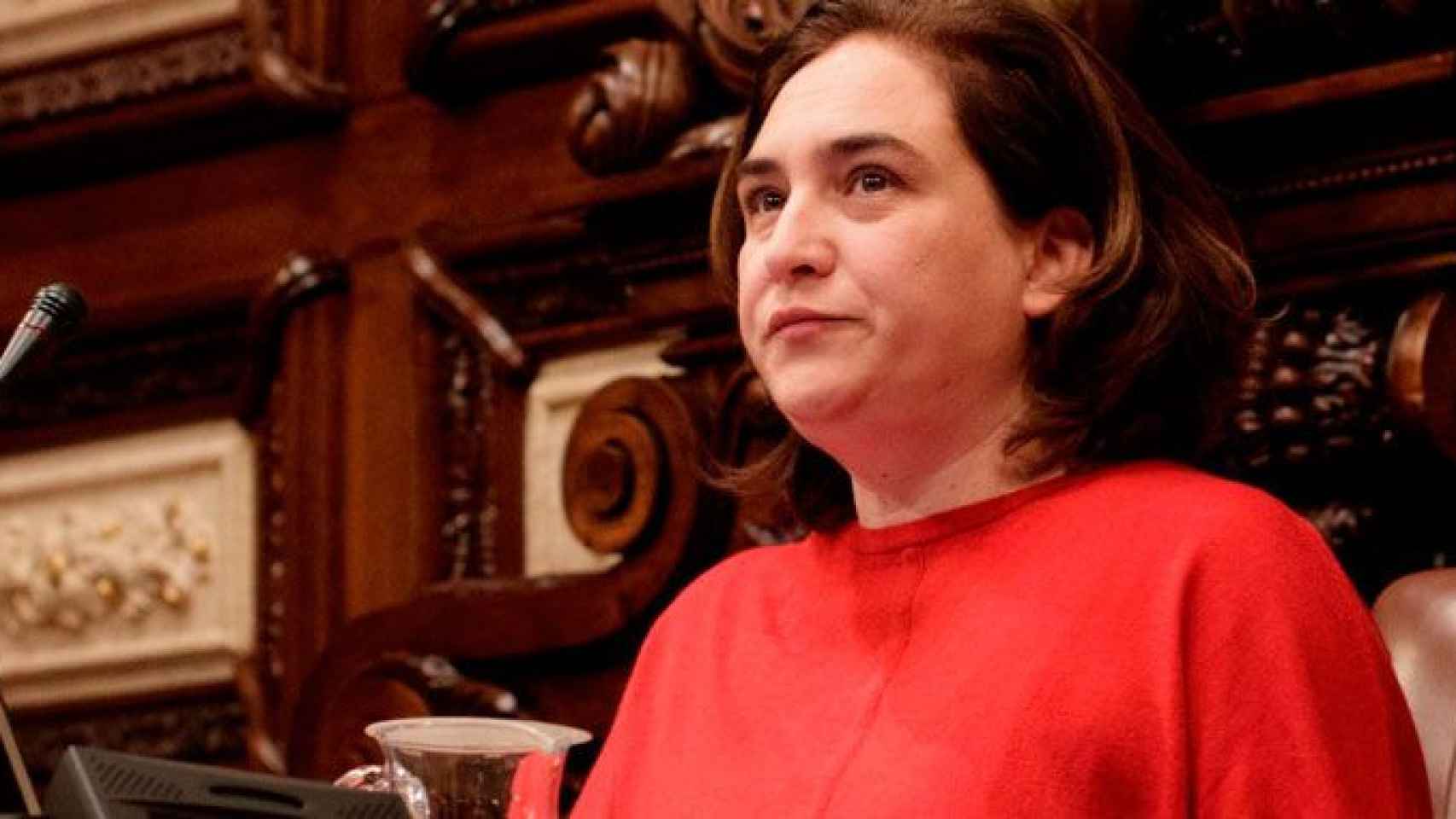 Ada Colau, alcaldesa de Barcelona, en el pleno de diciembre / EFE