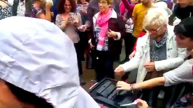 Colocación de urnas y votos sin control en la calle: los porcentajes suman el 100,88% / TWITTER