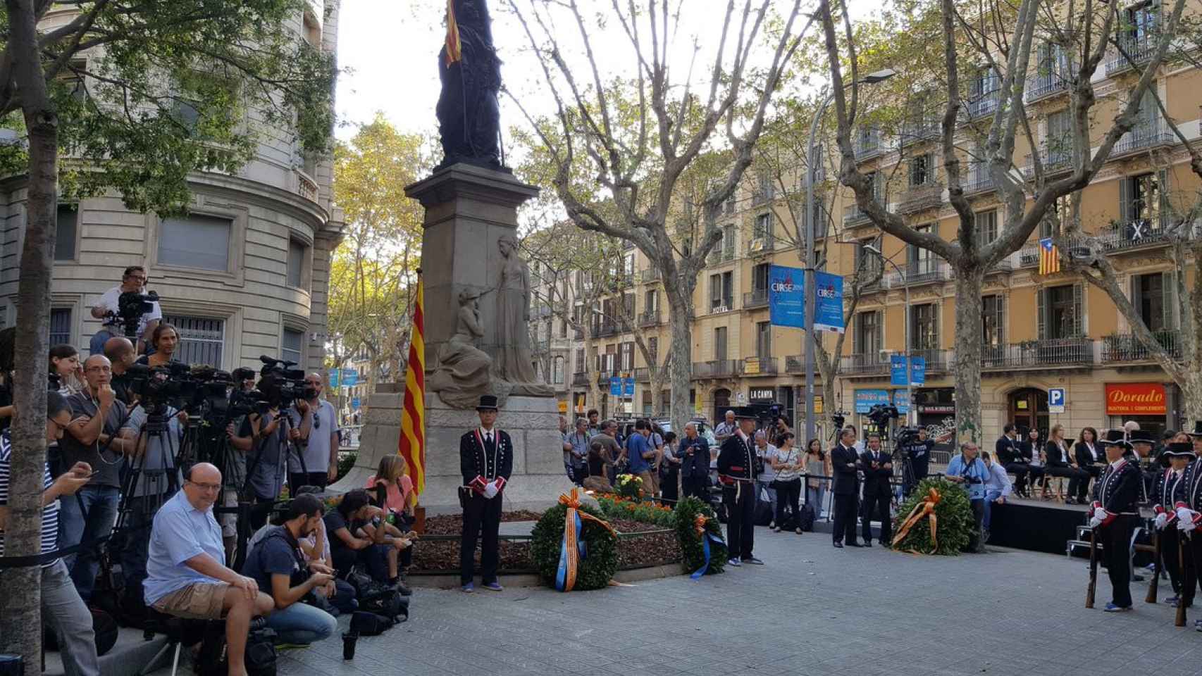 Monumento a Rafael Casanova en el que se realiza la ofrenda floral por la Diada / TWITTER