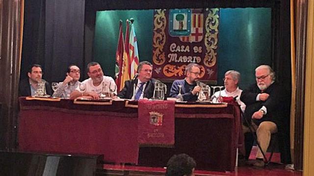 Alejandro Tercero, José Miguel Villarroya, Sergio Fidalgo, Florencio García, Juan Carlos Girauta, Antonio Robles y Julio Pardo, en la Casa de Madrid de Barcelona