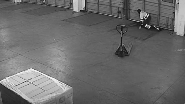 Imagen de un robo en una empresa de Sant Fruitós de Bages / MOSSOS