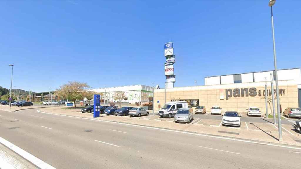 Alrededores del centro comercial Via de Sabadell, donde ha habido un tiroteo esta madrugada / GOOGLE STREET VIEW