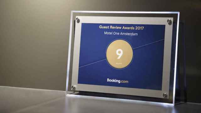 Guest Review Awards / BOOKING