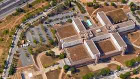 Vista aérea del Hospital General, que la Consejería asegura que quiere comprar / CG