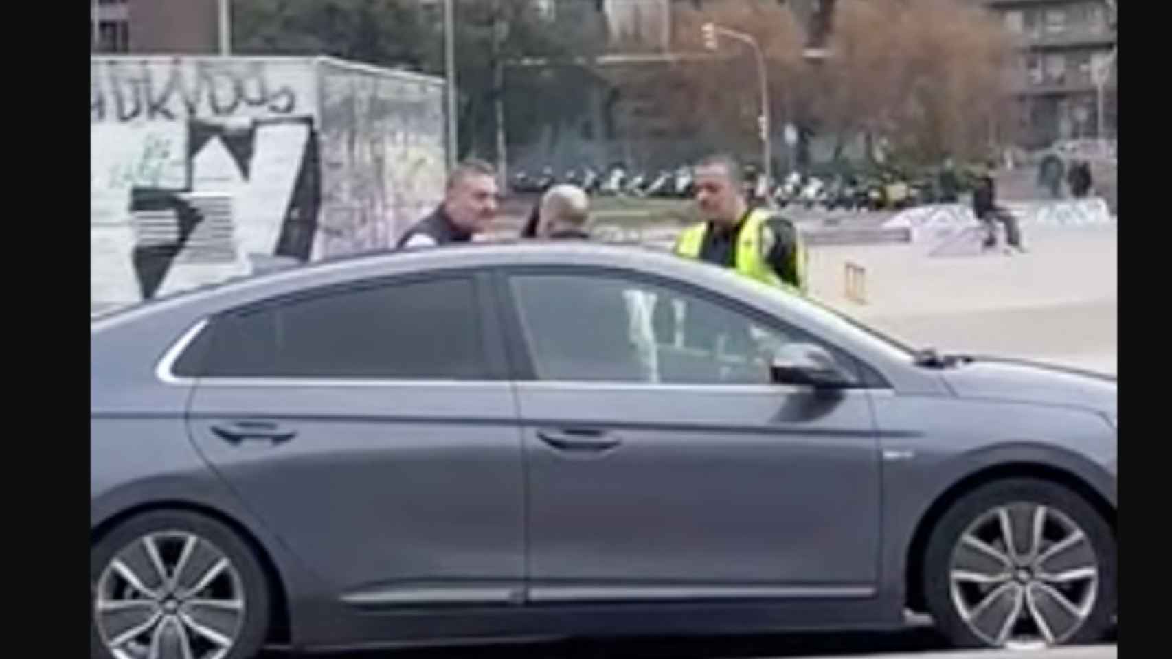 Tito Álvarez amedrenta a un conductor de VTC en la estación de Sants de Barcelona / CEDIDA