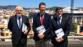 José María Gimeno Feliu (c), presidente de Tribunal Administrativo de Contratos Públicos de Aragón; Xavier Carbonell (d), director gerente de la Cámara de Comercio de Barcelona; y Joan-Francesc Pont, presidente de la comisión de asuntos jurídicos y fiscal