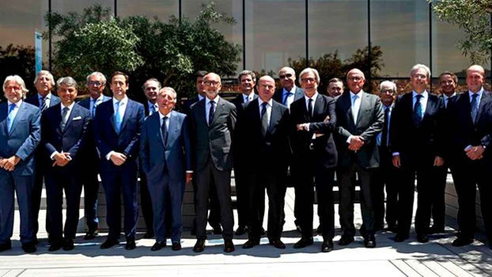 De izquierda a dercha, Josep Sánchez Llibre (Conservas Dani), Jose M Xercavins (Tauro Real Estate), Luca de Meo (Seat), Luis Conde (Seeliger y Conde), Gonzalo Gortázar (Caixabank), Luis de Carlos (Uría Menéndez), Javier Godó (Grupo Godó), Ismael Clemente