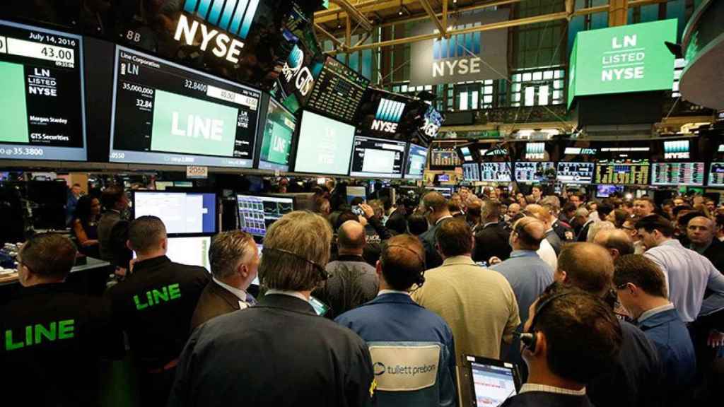 Gran espectación en Wall Street ante el estreno de las acciones de la mensajería Line, que subieron un 19% en su primera jornada.