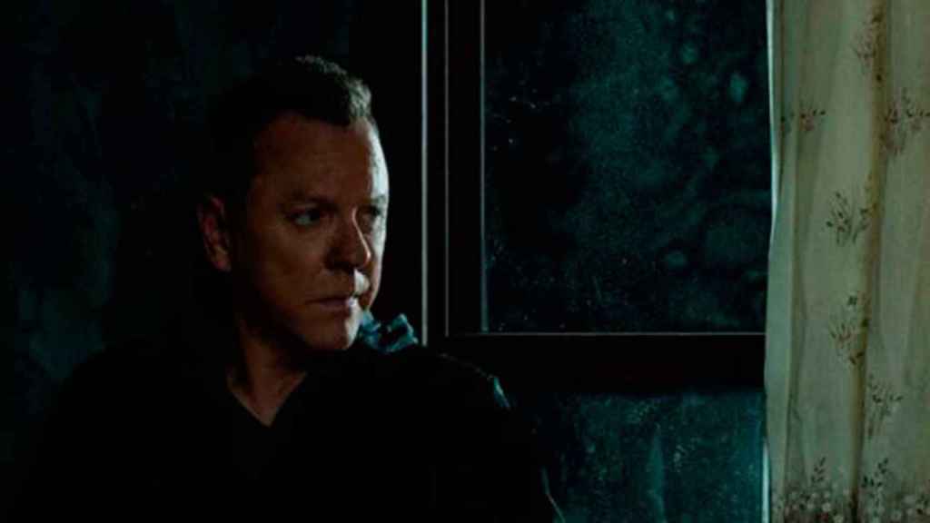 Kiefer Sutherland, protagonista de 'Rabbit Hole' / SKYSHOWTIME