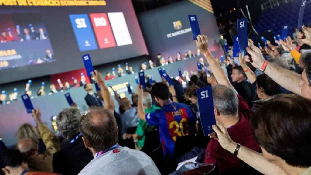 Socios del Barça durante una Asamblea Ordinaria / FC Barcelona