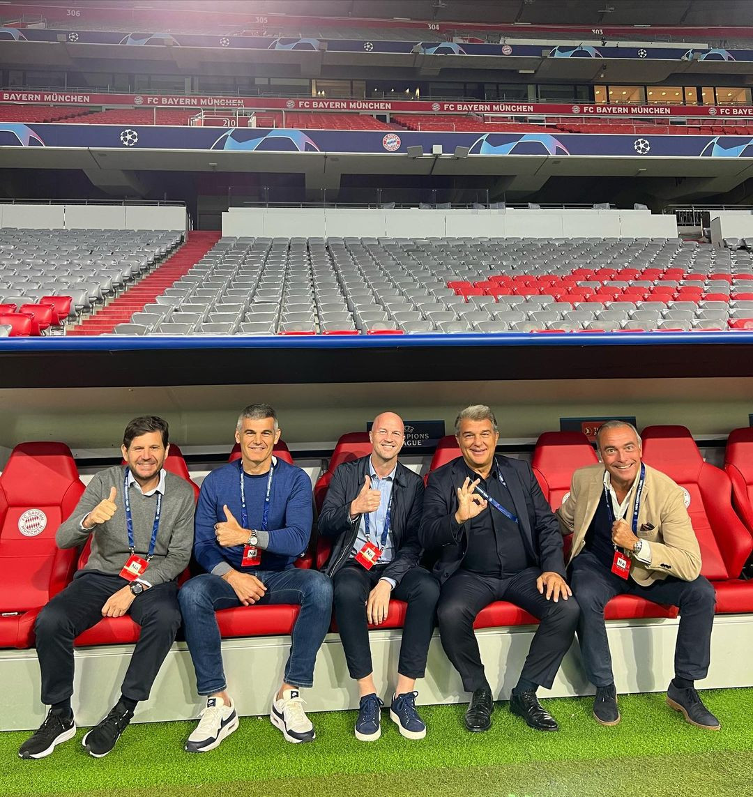 Mateu Alemany, Enric Masip, Jordi Cruyff, Joan Laporta y Rafa Yuste en el Allianz Arena / REDES