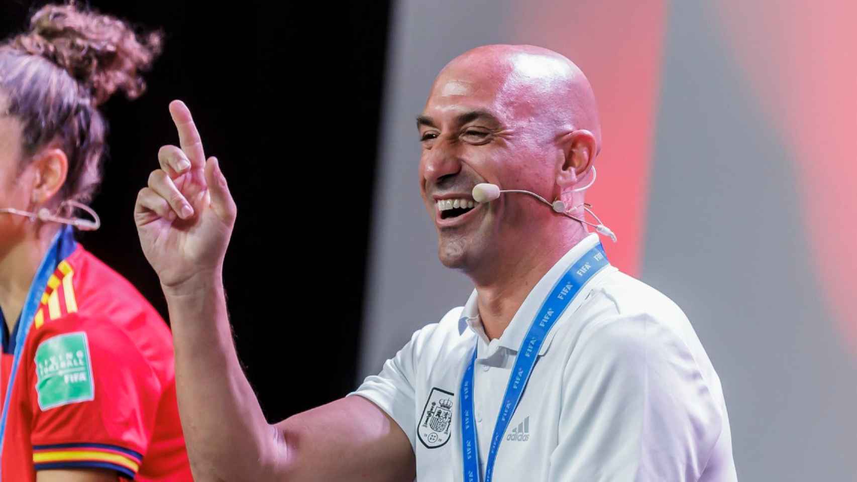 El presidente de la RFEF, Luis Rubiales, durante un homenaje a la selección española femenina sub-20 / EFE