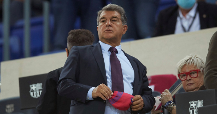 Laporta presidente del Barça en el palco del Camp Nou / EFE