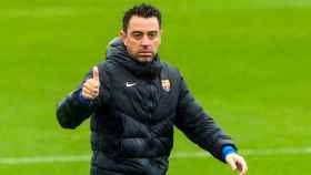 Xavi Hernández, dirigiendo uno de los entrenamientos del Barça / FCB