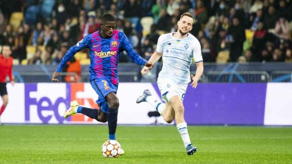Dembelé controla el balón en el Dinamo Kiev-Barça / FCB