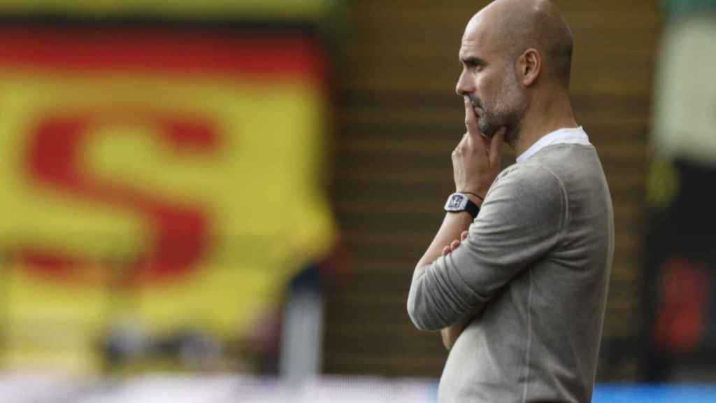 Guardiola, en la banda durante el Watford-City / Redes