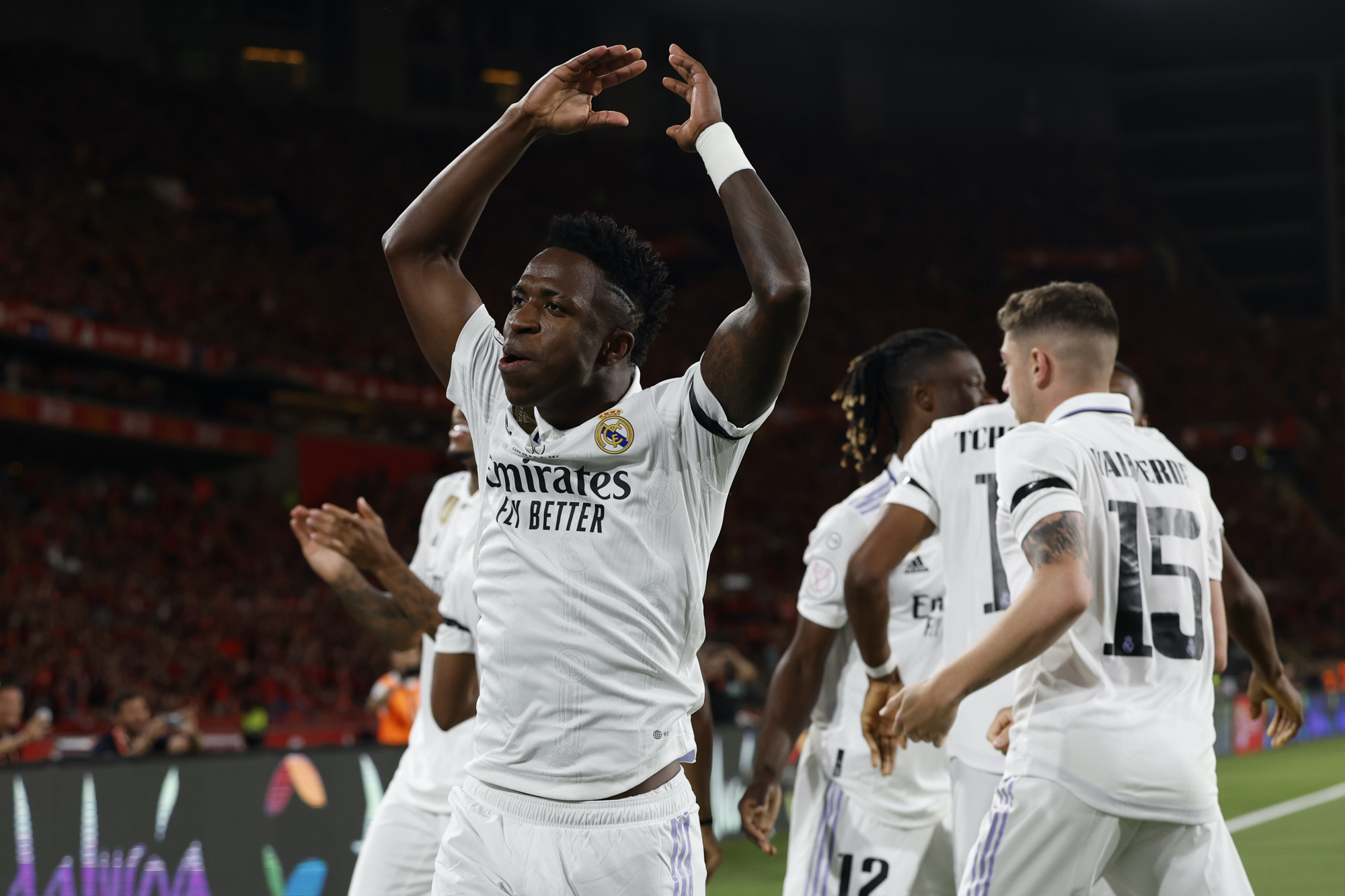 Vinicius Jr, celebrando uno de los goles del Real Madrid a Osasuna / EFE