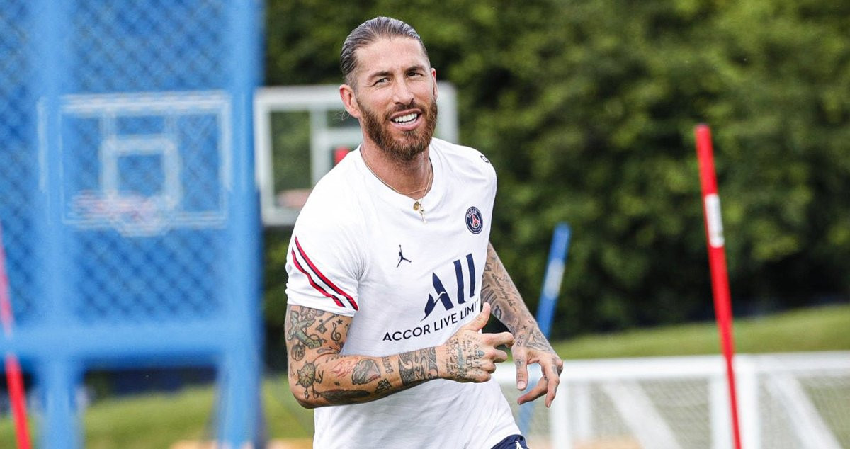 Sergio Ramos en su primer entrenamiento en París / PSG