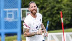 Sergio Ramos en su primer entrenamiento en París / PSG