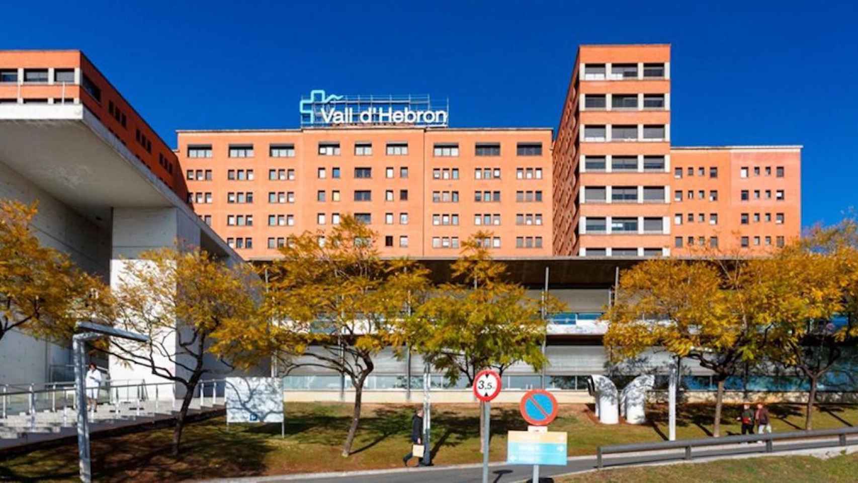 Hospital de la Vall d'Hebron, donde los investigadores han dado un paso más en la lucha contra el cáncer / EFE