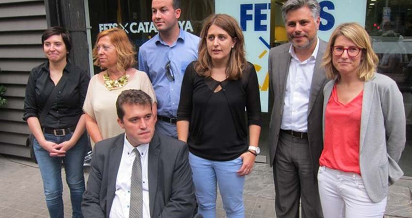 Marta Pascal, coordinadora general de PDECat, rodeada de los nuevos dirigentes del partido / EUROPA PRESS