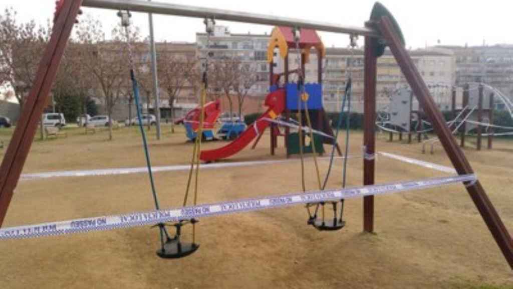 Un parque precintado en Tàrrega, donde han aumentado los casos positivos por Covid / AYUNTAMIENTO