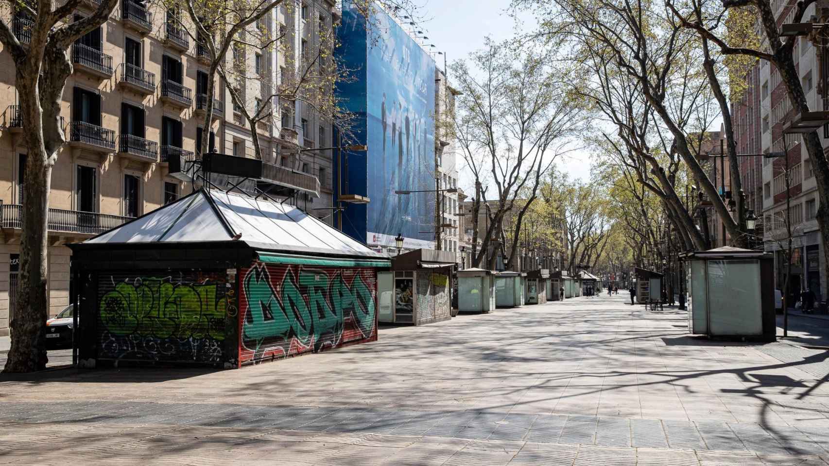 Las Ramblas de Barcelona con todos sus comercios cerrados / EP