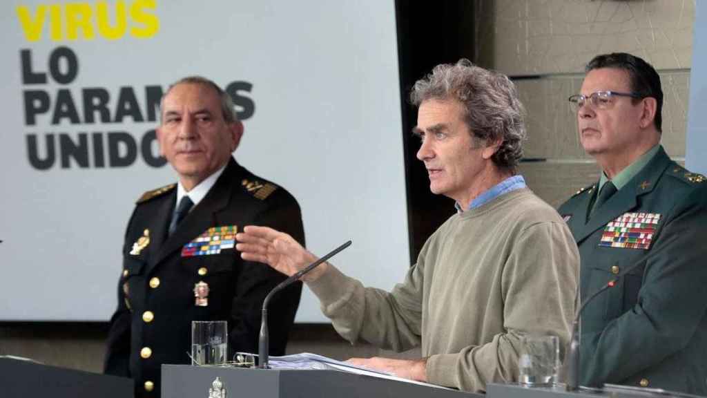 Fernando Simón da cifras de la evolución del coronavirus en una rueda de prensa / SANIDAD