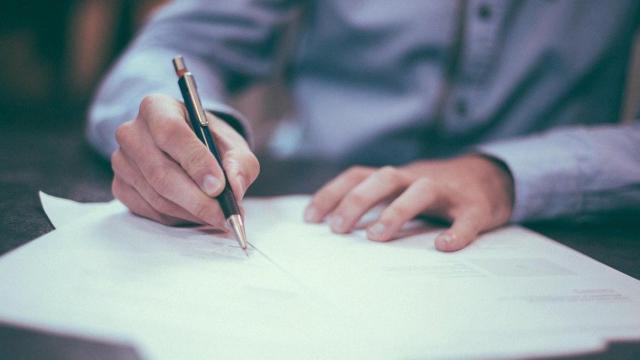 Firma de un contrato