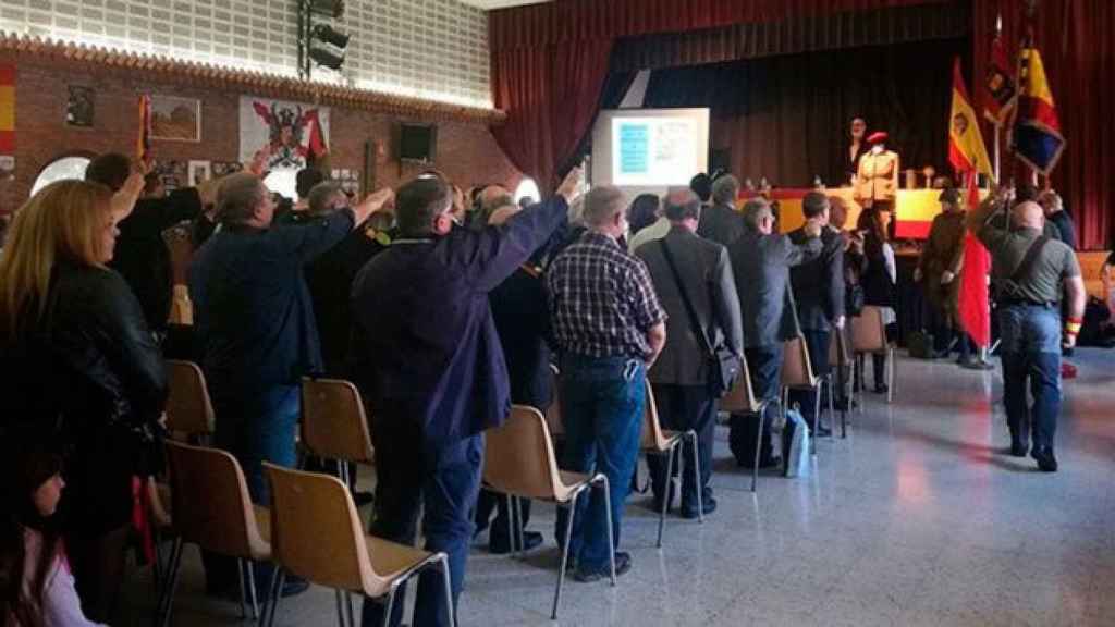 La misa celebrada por el cura Custodio Ballester en L'Hospitalet, en homenaje a la División Azul / TWITTER