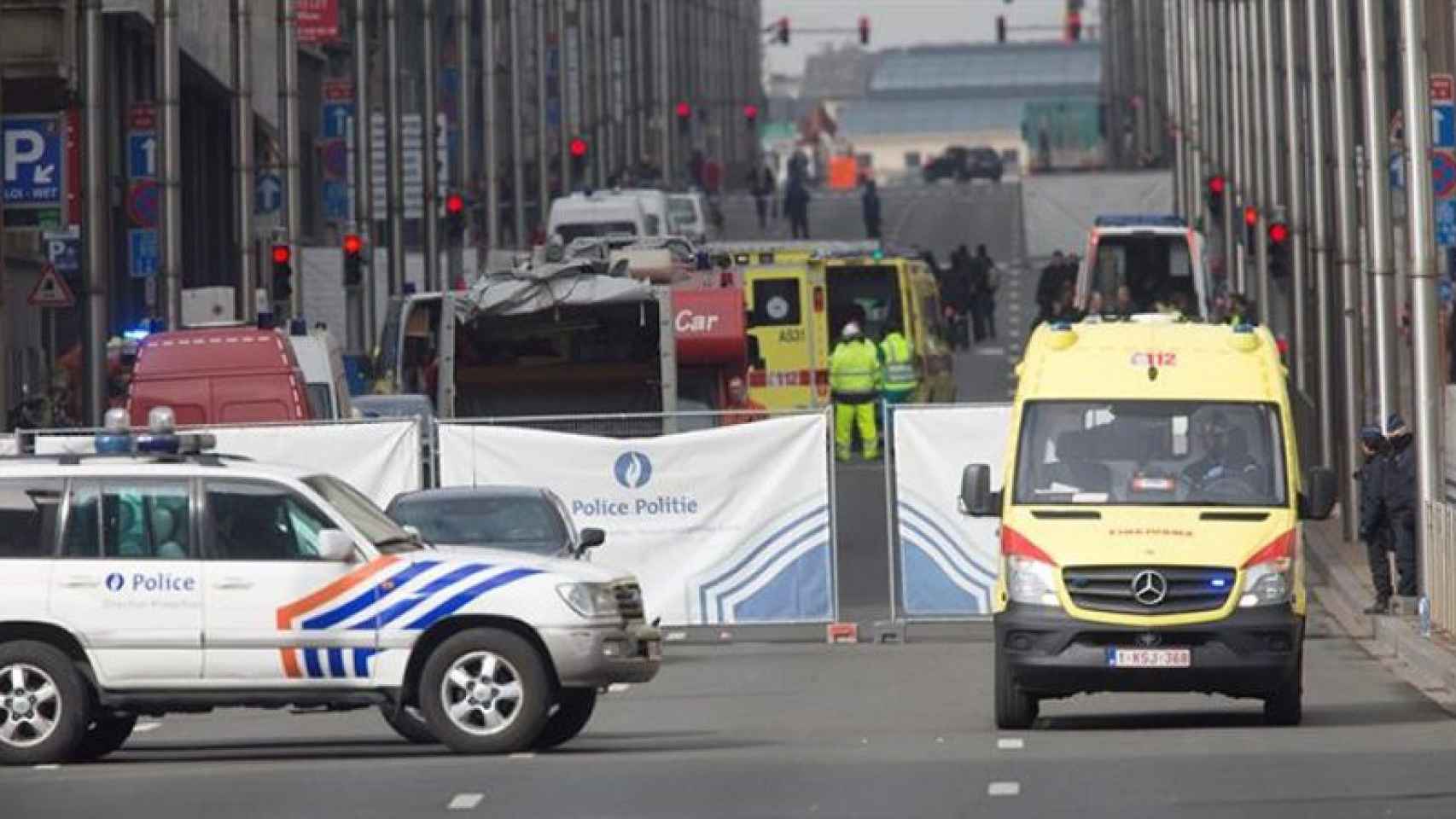 Controles policiales en Bruselas tras los atentados del 22 de marzo.