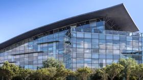 El edificio de la Zona Franca propiedad de Merlin Properties donde se instalará Volkswagen Group España Distribución / VOLKSWAGEN