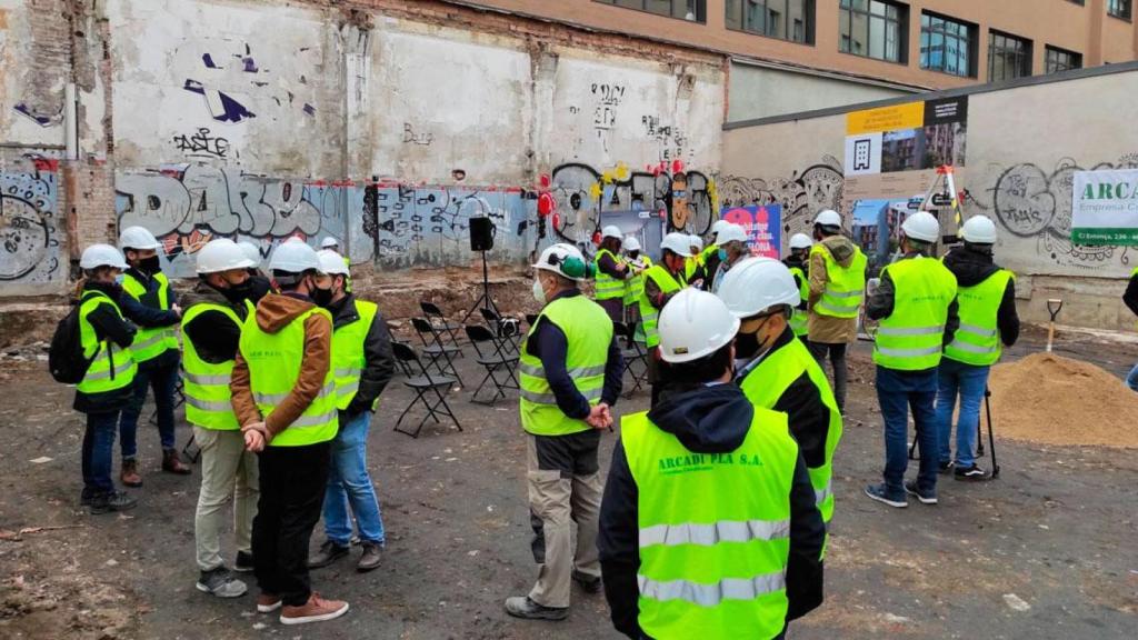 Imagen de la presentación de una nueva promoción de vivienda pública en Barcelona ayer / CG